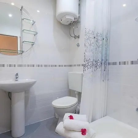 Apartment In With Sea View, Terrace, Air Conditioning, Wi-fi *