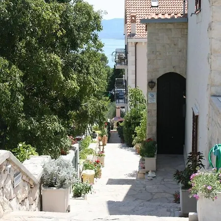 In With Sea View, Terrace, Air Conditioning, Wi-fi
